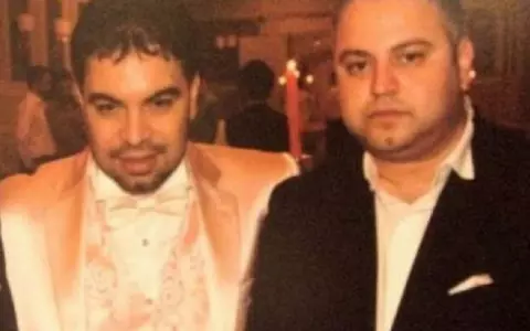 A murit fratele lui Florin Salam, după ce s-a infectat cu COVID-19. Ce mesaje disperate trimitea din spital înainte să se stingă din viață: ”Faceți ceva să mă scoată de aici”