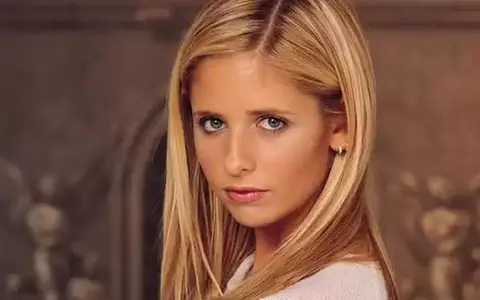 O mai ții minte pe Sarah Michelle Gellar, alias Buffy, spaima vampirilor? La 43 de ani, actrița arată mai bine ca în tinerețe!