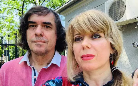 Povestea de dragoste dintre Mircea Cărtărescu și soția lui a pornit cu stângul și a ajuns la nunta de argint! Cum s-au cunoscut și unde a cerut-o de soție