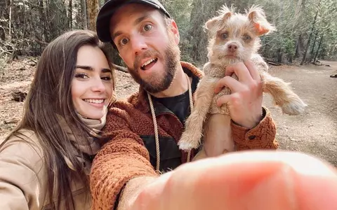 Lily Collins, protagonista serialului Emily in Paris, se mărită! Cum arată inelul de logodnă pe care i l-a oferit iubitul ei, Charlie McDowell