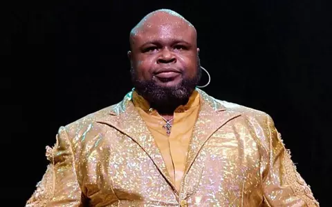Bruce Williamson, fost solist al trupei The Temptations, a murit în urma infectării cu COVID-19. Artistul avea doar 49 de ani!