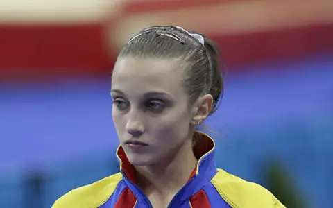 Cum a ajuns Ana Porgras, campioană mondială la gimnastică artistică, să lucreze ca manichiuristă