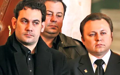 Frații Dolănescu, din nou la cuțite! Declarația lui Ionuț l-a înfuriat pe Dragoș: "Mama lui a venit la uşa noastră cu burta la gură"