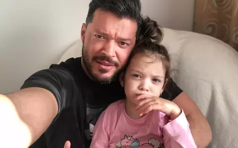 Cum se comportă iubita lui Victor Slav cu Sofia, fetița lui și a Biancăi Drăgușanu. Au fost filmate afară, pe terasă