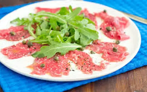 Ce este carpaccio și cum se servește. Istoria preparatului celebru