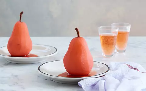 Pară fiartă în vin. Cum se prepară cel mai rafinat și gustos desert