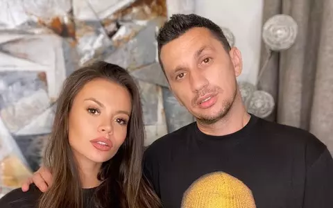 Cum a cerut-o Flick în căsătorie pe Denisa Hodișan: "Nu știam ce făcea el în timp ce cotrobăia prin cameră"