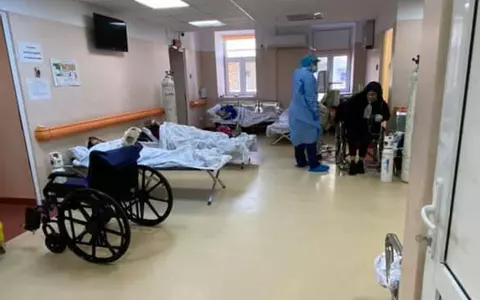 Imagini terifiante de la Spitalul Matei Balș! Secția Terapie Intensivă s-a mutat pe holuri: "Este  înspăimântător, nu mai au pe unde să îi aşeze"