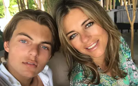 Cum arată fiul lui Liz Hurley, la 18 ani. A moștenit 590 de milioane de dolari de la tatăl lui și e de o frumusețe rară