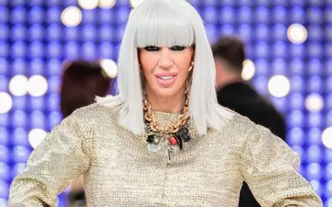 Raluca Bădulescu a dezvăluit care e cea mai scumpă piesă vestimentară din garderobă: ”Realizată integral din cristale şi mărgele, are 27 kg”