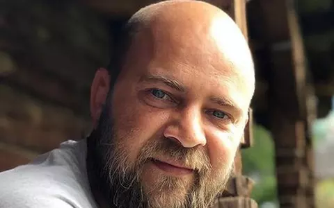 Cosmin Seleși, prezentatorul Te cunosc de undeva, are o familie superbă! Cu cine seamănă cei doi copii