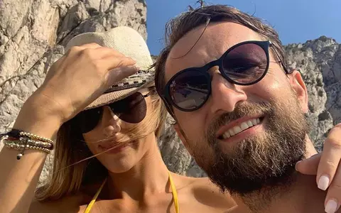 Gabriela Prisăcariu a iscat controverse cu o fotografie îndrăzneață! A pozat sexy alături de Dani
