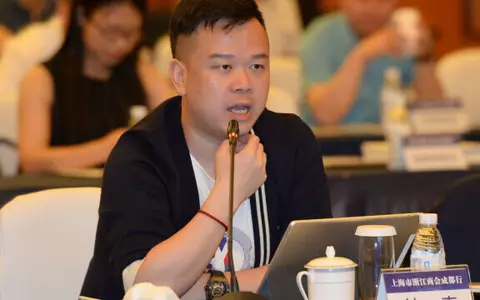 A murit Lin Qi, producător Netflix. Avea 39 de ani și a fost otrăvit cu ceai