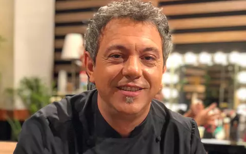 31 de ani de relație și 26 de căsnicie! Chef Sorin Bontea, secretul unui mariaj de durată: "Trandafirii roșii nu lipsesc de la nicio aniversare"/ INTERVIU