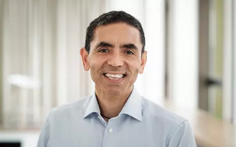 Ce avere are Ugur Sahin, după ce a inventat vaccinul anti-COVID Pfizer-BioNTech. A ajuns printre cei mai bogați oameni din lume, dar e la fel de modest!