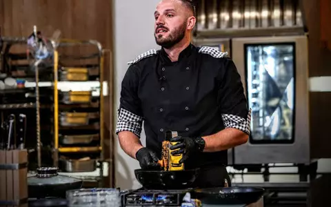 Cine este Paul Maxim, de la Chefi la Cuțite. Chef Scarlătescu l-a salvat