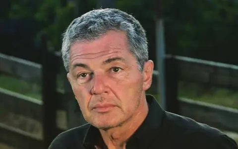 Actorul Adrian Păduraru recunoaște că este un bărbat gelos: "Iubesc și sunt fericit"/ EXCLUSIV