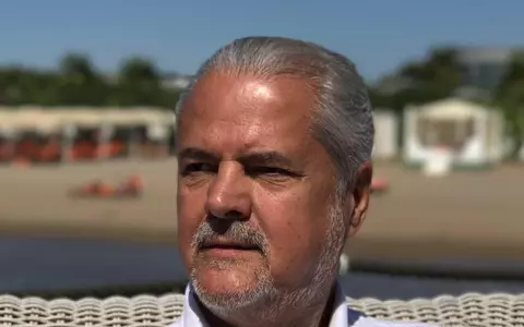 Cine a fost prima soție a lui Adrian Năstase. Au divorțat după un an, iar ea s-a recăsătorit