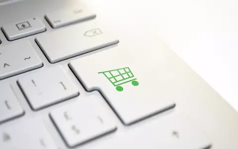 (P) Ce vedete au afaceri online și cum le promovează