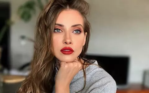Iulia Albu, suspectă de COVID-19, după scandalul "Revelionul": "Suntem toți trei sub observație medicală!"