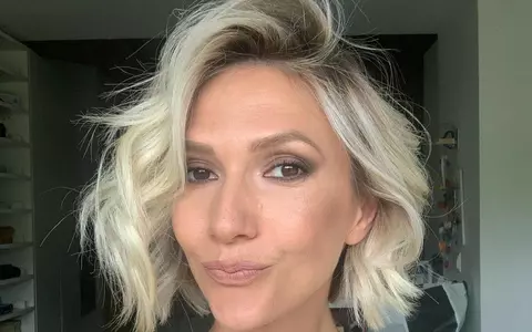 Cum arată Adela Popescu însărcinată în 5 luni, cu burtica la vedere. Nu s-a îngrășat deloc!