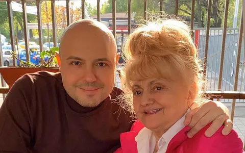 Mihai Mitoșeru a publicat prima fotografie cu mama lui după operația pe creier: "A venit acasă!"