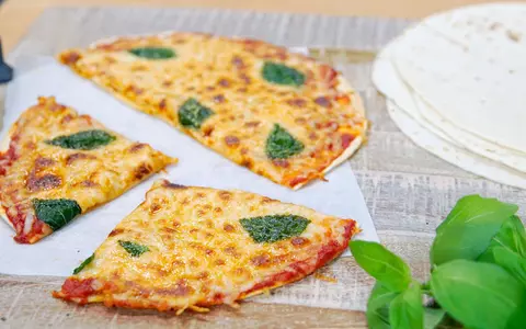 Pizza de dietă. Rețetă de casă cu puține calorii