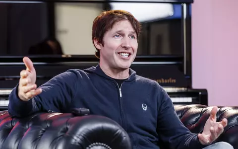 Casa cântărețului James Blunt a fost spartă de doi români. Cum au reușit să jefuiască vedetele din Ibiza