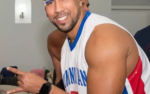Fotografii cu iubita și fiica lui Starlin, de la Survivor. Fetița lui are cinci ani și seamănă leit cu el
