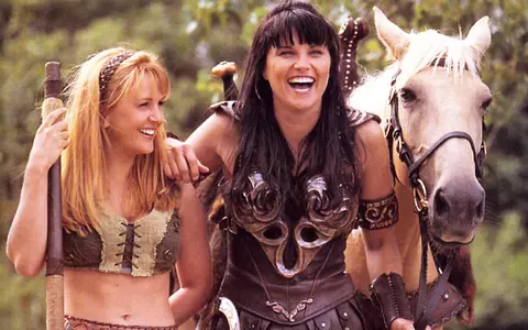 O mai ții minte pe Gabrielle din serialul Xena, prințesa războinică? Cum arată și cu ce se ocupă la 50 de ani