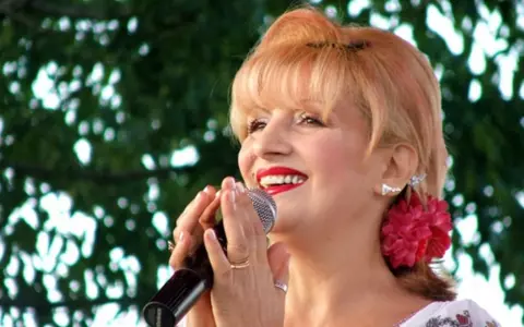 Cine OrganizeazÄƒ Parastasul De 4 Ani Pentru Ileana Ciuculete Orice AÈ™ Face Pentru Ea Nu O Pot Invia Galerie Foto Stiri Vedete Si Evenimente Viva Ro