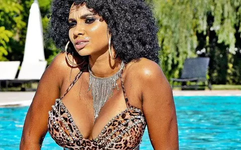 Mesajele dintre Laurette și bărbatul care a bătut-o la hotel. I-a cerut să-i cumpere un set de lenjerie intimă sexy