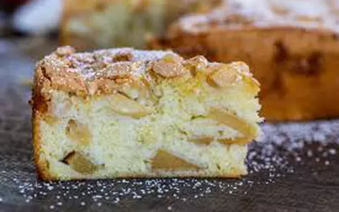 Prăjitură cu mere de post. Un desert simplu și bun