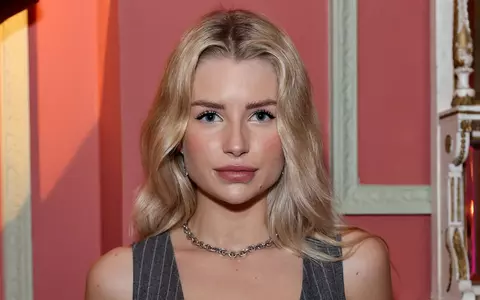Cum a ajuns sora lui Kate Moss să facă bani pe un site de adulţi. Tânăra își vinde pozele nud