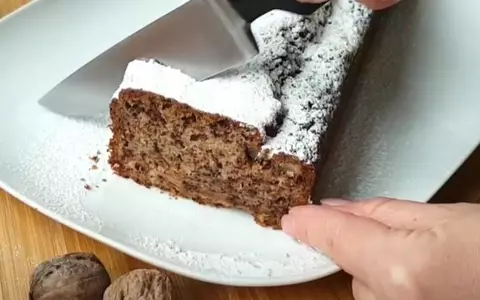 Chec de post cu nuci. Rețetă rapidă și gustoasă