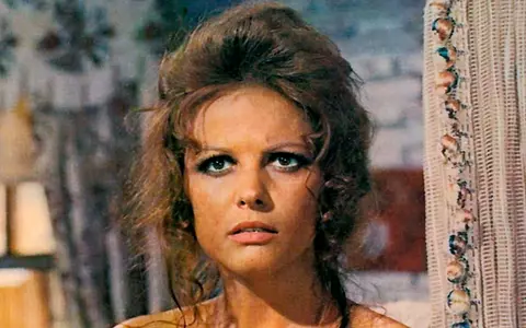O mai ții minte pe Claudia Cardinale, sex simbolul anilor '60? Cum arată la 83 de ani, fără operații estetice