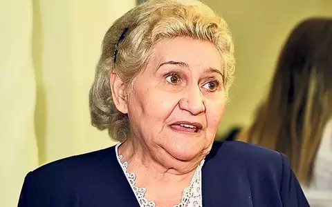 Covor roșu și 50 de porumbei  albi la înmormântarea lui Gabi Luncă: "De acum, mama ne așteaptă pe noi"