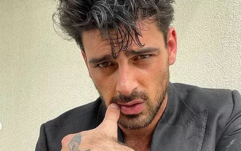 Michele Morrone, actorul din 365 Days, asaltat de 30 de admiratoare la hotel: "Am crezut că sparg ușa, am sunat la..."/ EXCLUSIV