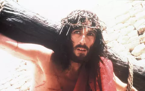Cum arată la actorul care l-a jucat pe Iisus din Nazareth, la 78 de ani. Drama lui Robert Powell