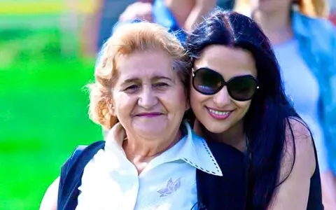 Momente grele pentru fiicele lui Gabi Luncă, după moartea artistei: "Ieri am sunat-o din greșeală"