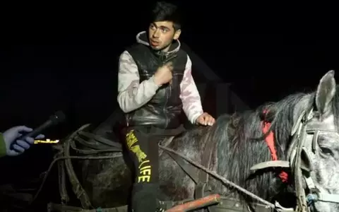 Tatăl călăreț a dezvăluit de ce a vândut casa primită din donații. "Am dat-o cu aceeaşi sumă cu care am luat-o"