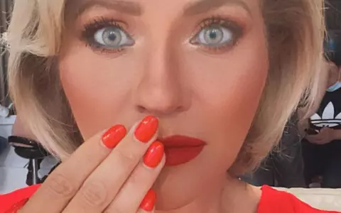 Panică la Acces Direct! Mirela Vaida, atacată din nou de aceeași agresoare: "Sunt terorizată, mi-e frică"