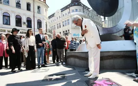 Ion Dichiseanu, înmormântat cu onoruri militare, în cimitirul Bellu. Trupul neînsuflețit este depus la Teatrul Nottara