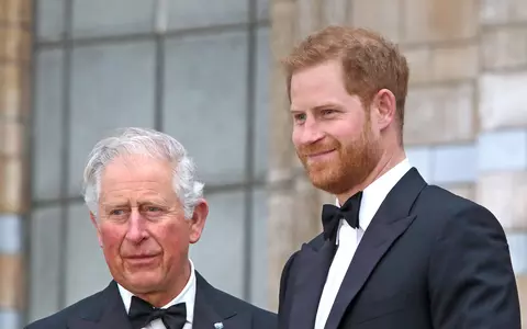 Prințul Harry îl critică pe Prințul Charles pentru felul în care l-a crescut: "Tata m-a tratat..."