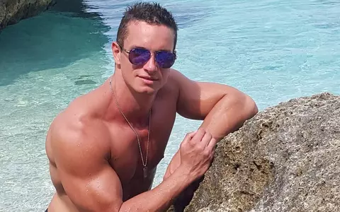 Lucian Barbu de la Survivor are o iubită! „După 9 luni de sigurătate mi-a fost alături”/ EXCLUSIV