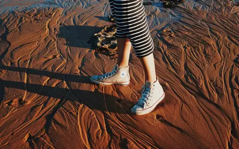 (P) Cum să integrezi sneakersii în orice ținută