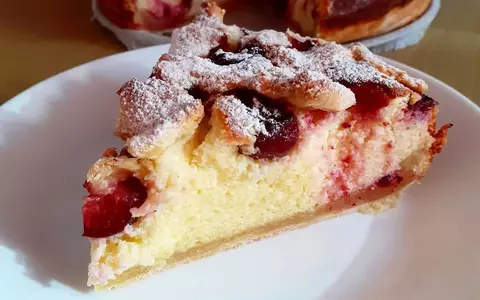 Tartă cu cireșe și cremă de iaurt. Rețetă delicioasă