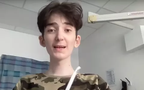 Un vlogger român cunoscut în Anglia a murit la 17 ani: "Inima lui nu a mai rezistat"