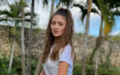 Andreea Lodbă de la Survivor s-a întors în România. A fost așteptată de iubit la aeroport