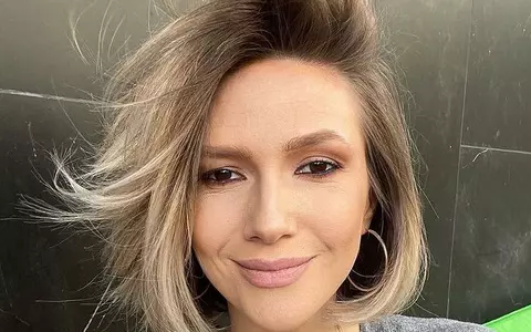 Adela Popescu, fotografie neașteptată de la prima sarcină: „Zile întregi am umblat cu varză în sutien”
